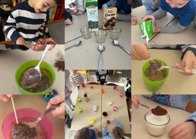 Collage. Kinder spielen und forschen an Milchgläsern und ganz viel Kakao Pulver