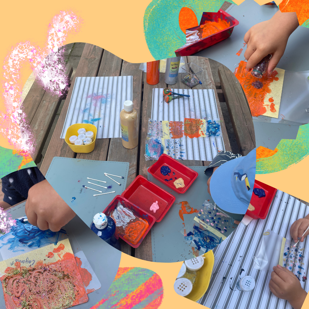 Kinder basteln bunte Becheruntersetzer mit viel Farbe und Glitzer